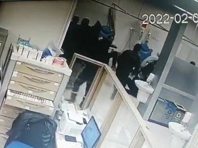 Sağlık Çalışanlarına Şiddet Bitmiyor: Magandalar 5 Sağlık Çalışanını Darp Etti!