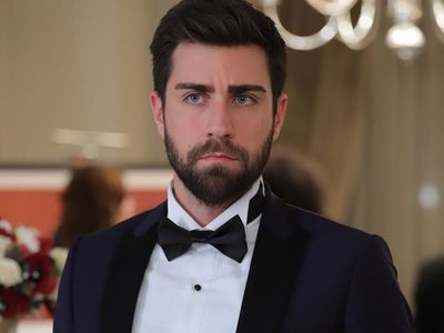Sağlık sorunu yaşayan Çağlar Ertuğrul, diziye veda mı ediyor? Çağlar Ertuğrul, yeni sezonda Teşikat dizisinde var mı? Çağlar Ertuğrul'un sağlık problemi ne?