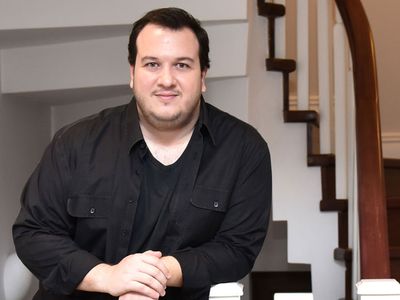 Şahan Gökbakar Ev Satın Aldı! Teknelerden Rahatsız Olunca Kolları Sıvadı