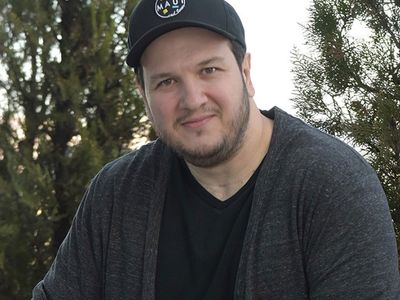 Şahan Gökbakar'ın mülteci çıkışı sosyal medyaya damgasını vurdu: Ülkemizin dönüşeceği hali düşündükçe göğsüme ağırlık çöküyor