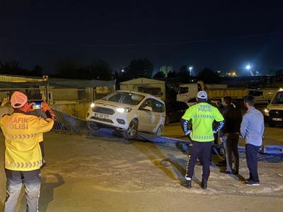 Sakarya’da Alkollüyken Araç Çalan Adam Ortalığı Birbirine Kattı