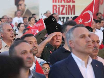 Sakaryalılar, hain darbe girişiminin 10. yılında yeniden tek yürek oldu