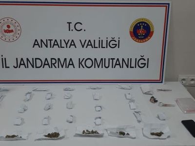 Sakladığı Uyuşturucuların Hepsi Yatağın Altından Çıktı