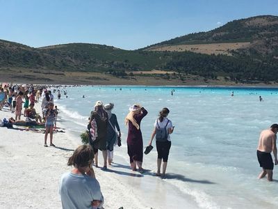 Salda Gölü'nde Bayram Tatili Yoğunluğu Yaşanıyor!