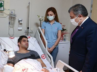 Saldırıya Uğrayan Doktora, Fahtettin Koca’dan Ziyaret!
