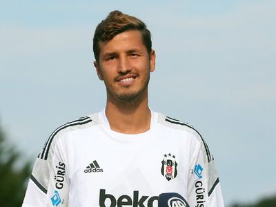 Salih Uçan Beşiktaş’tan ayrılacak mı? Salih Uçan’ın menajeri oyuncusunun Beşiktaş’ta kalacağını açıkladı