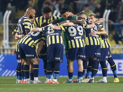 Samet Akaydın’dan Trezeguet’e olay hareket: Sosyal medyada büyük tepki tepki topladı
