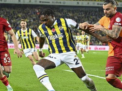 Şampiyonluk adayları arasında hakem gerilimi: Galatasaray ile Fenerbahçe birbirine girdi