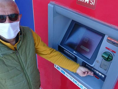Samsun’da 62 Yaşındaki Adamın ATM Unuttuğu Maaşı Çalındı