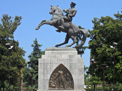 Samsun'da Atatürk Anıtı'na Saldıran Kişilere Ait Çok Fazla Sayıda Suç Kaydı Olduğu Ortaya Çıktı!