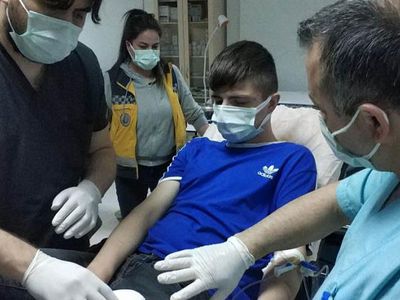 Samsun’da Bıçaklı Saldırıya Uğrayan Genç Hastaneye Kaldırıldı