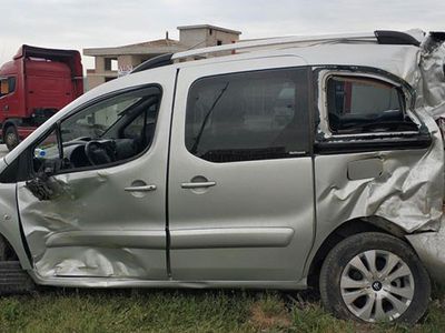Samsun’da Hafif Ticari Araç İle Tır Çarpıştı: 2 Yaralı