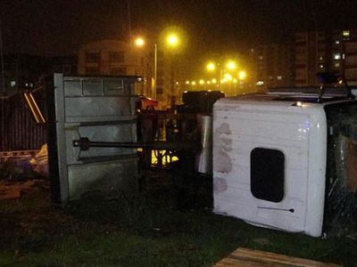 Samsun'da Kamyon Devrildi: 1 Yaralı