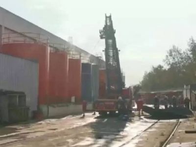 Samsun’da korkutan patlama: Çevreyi siyah dumanlar kapladı