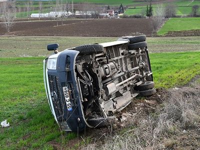 Samsun'da öğrenci servisi devrildi: 20 kişi yaralandı!