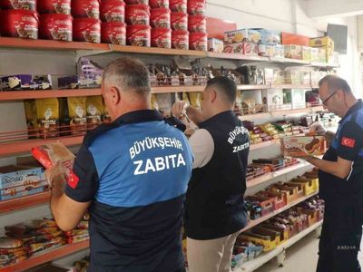 Şanlıurfa'da denetimlerde son kullanma tarihi geçmiş ürünler ele geçirildi