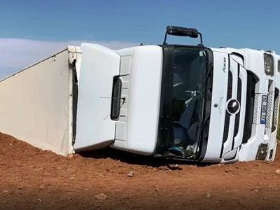 Şanlıurfa’dan İran’a Giden Tır Devrildi: 2 Yaralı