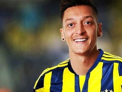 Sarı Lacivertli Takım Bütün Planlarını Mesut Özil'e Göre Tasarlayacak