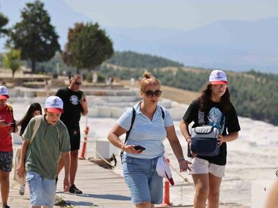 Satranç ustaları Pamukkale ve Hierapolis’i keşfetti