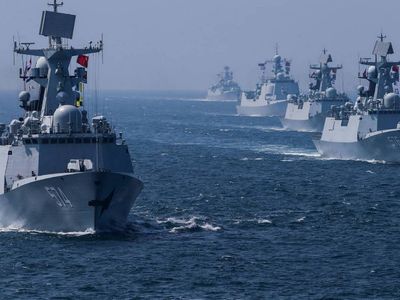Savaş gemileri bölgedeki yerini aldı: ABD ve İsrail’e gözdağı