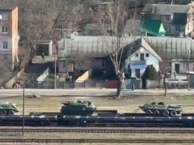 Savaş NATO sınırına dayandı: Rusya, Polonya sınırına askeri sevkiyat gerçekleştirdi!