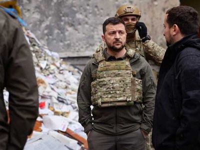Savaşın başından beri ilk kez Kiev dışına çıktı: Zelenski'nin ilk işi Harkov'a gitmek oldu