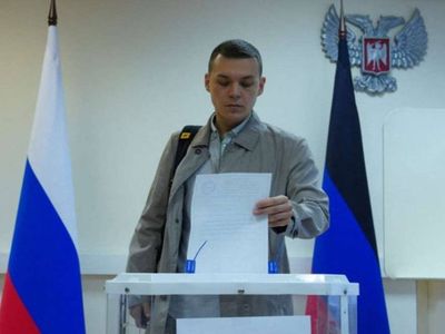 Savaşın gölgesindeki kritik referandum başladı: Askerler kapı kapı gezdi