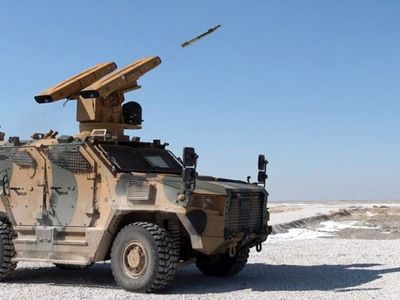 Savunma sanayisinde yeni yıl hediyesi: 100 kilometre ötedeki hedefi vurdu