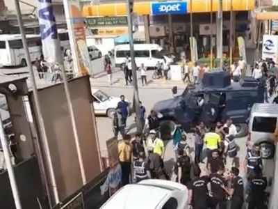 Şehirde hayat durma noktasına geldi! Aşiretler kent meydanında adeta ortalığı savaş alanına çevirdi