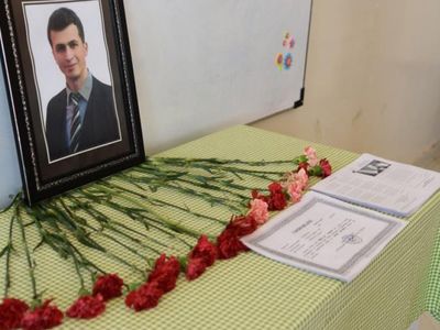 Şehit Necmettin Öğretmen'in Adının Verildiği Okulda Karne Töreni Buruk Geçti