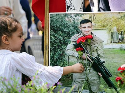 Şehitliklerde Buruk Bayramlaşma