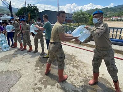 Sel Sebebiyle Ayancık'ta Görevli Komandoların Bir Bölümü İlçeden Ayrıldı