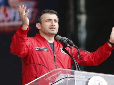 Selçuk Bayraktar, İsrail ve ABD’ye ateş püskürdü: ‘Dünyayı korkunç bir karanlığa sürüklüyorlar’
