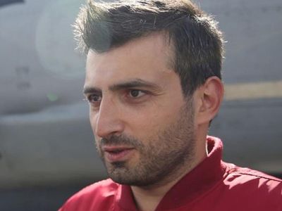 Selçuk Bayraktar'dan Frederike Geerdink'e çifte dil ile yanıt