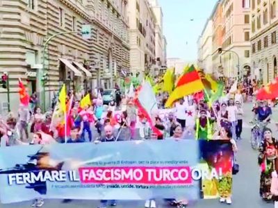 Sempatizanlar provokasyona devam ediyor! PKK paçavraları şimdi de Roma sokaklarında