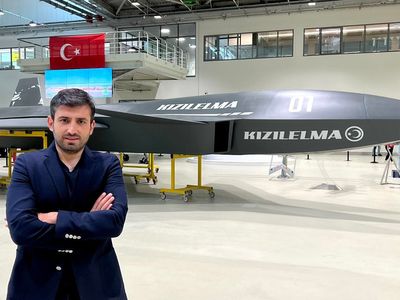 Selçuk Bayraktar'dan gurulandıran açıklama: Ses hızını aşacak KIZILELMA'yı tanıttı 
