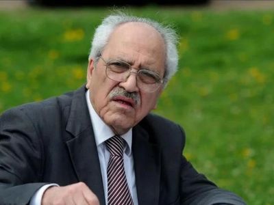 Sezai Karakoç kimdir, Mona Roza öyküsü nedir?