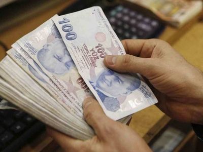 SGK, yardım ödenekleri için başvuruları işleme aldı. Talep eden herkes ödeme alabiliyor!