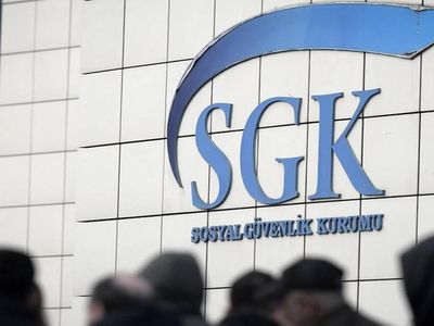 SGK’da son gün kuyruğu: Amaç EYT’den zamsız yararlanmak