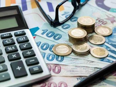 SGK'dan milyonları ilgilendiren açıklama: Eğer bu koşulları karşılıyorsanız üç maaş alabilirsiniz!