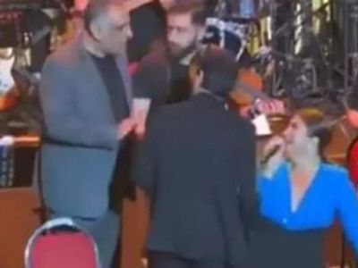 Sibel Can'ın Balıkesir konserinde koruma krizi! Korumalar belediye başkanını sahneye almayınca olanlar oldu