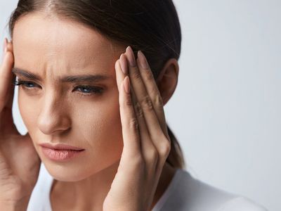 Şiddetli baş ağrısı sebepleri nelerdir? Evde baş ağrısı tedavisi için en hızlı çözümler