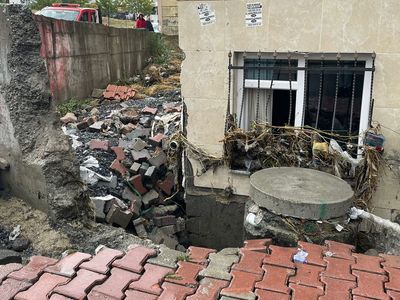 Şiddetli yağış Esenyurt’u etkisi altına aldı: Hasar gören haneler için nakdi yardım yapılacak