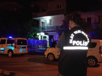 Silahla Oynuyordu Annesini Vurdu