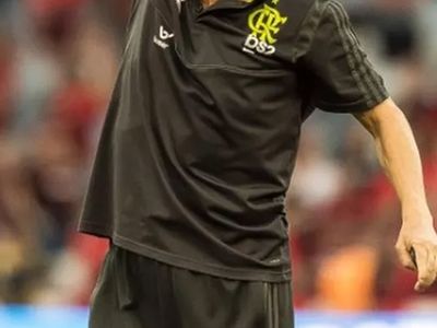 Sinan Engin, Fenerbahçe'nin yeni teknik direktörünün Jorge Jesus olacağını canlı yayında açıkladı