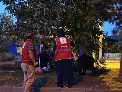 Sındırgı'da Depremzedelere Yardım Eli Uzandı