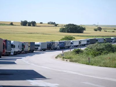 Sınır kapısında ihracat patlaması: 26 kilometrelik tır kuyruğu oluştu