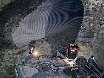 Sinop'ta Dereye Devrilen Otomobilde 5 Yaralı