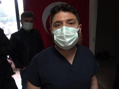 Sırasını Beklemeyen Savcı Doktoru Gözaltına Aldırdı