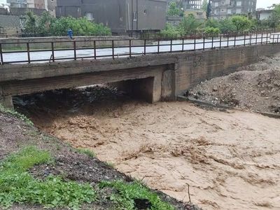 Şırnak ve Hakkari'de şiddetli sağanak yağış nedeniyle okullara bir gün ara verildi